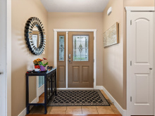 1064 Cordero Cres - inside entryway