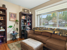 1064 Cordero Cres - inside den