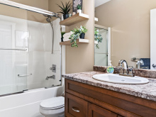 1064 Cordero Cres - central 4 piece bathroom
