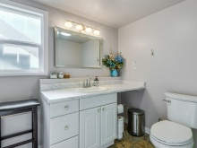 BCO-502BirchStS_CampbellRiver downstairs bathroom