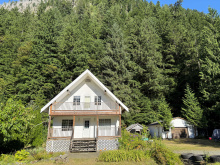 406 Ferris Rd Zeballos
