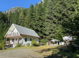 406 Ferris Rd Zeballos