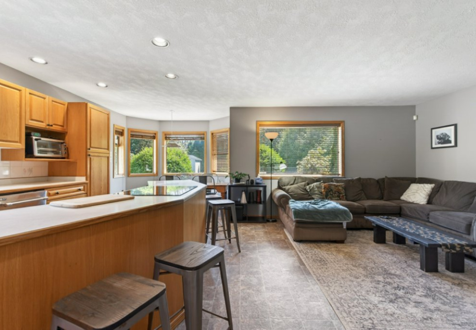 869 Nicholls Rd, Campbell River