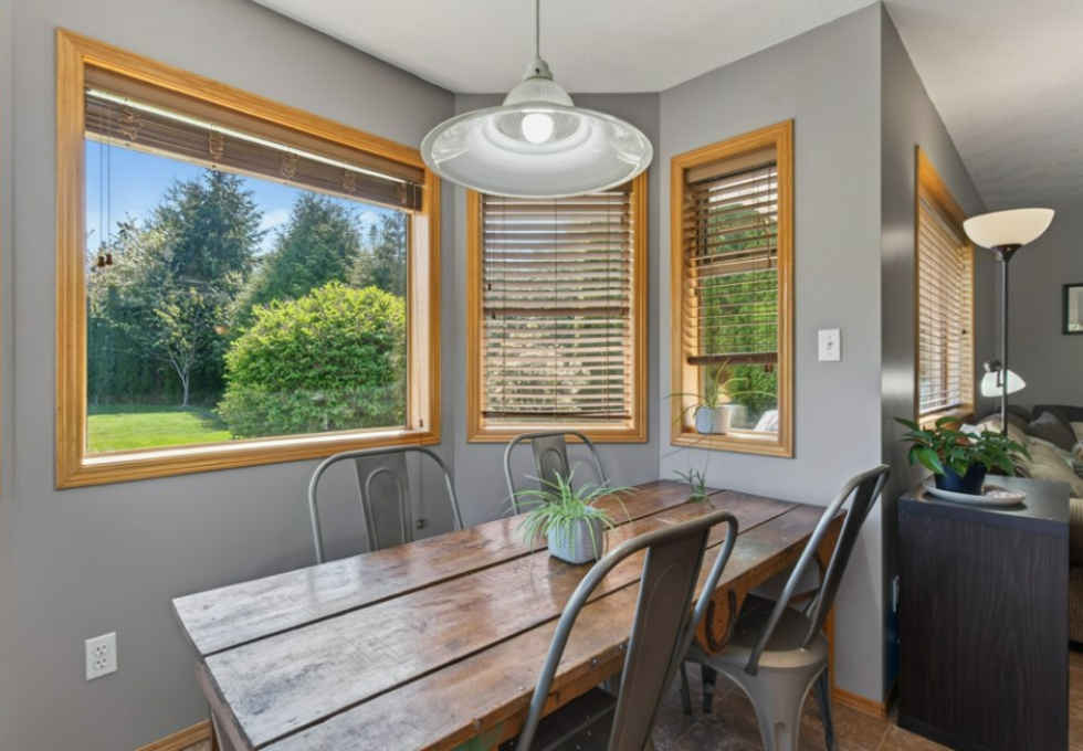869 Nicholls Rd, Campbell River