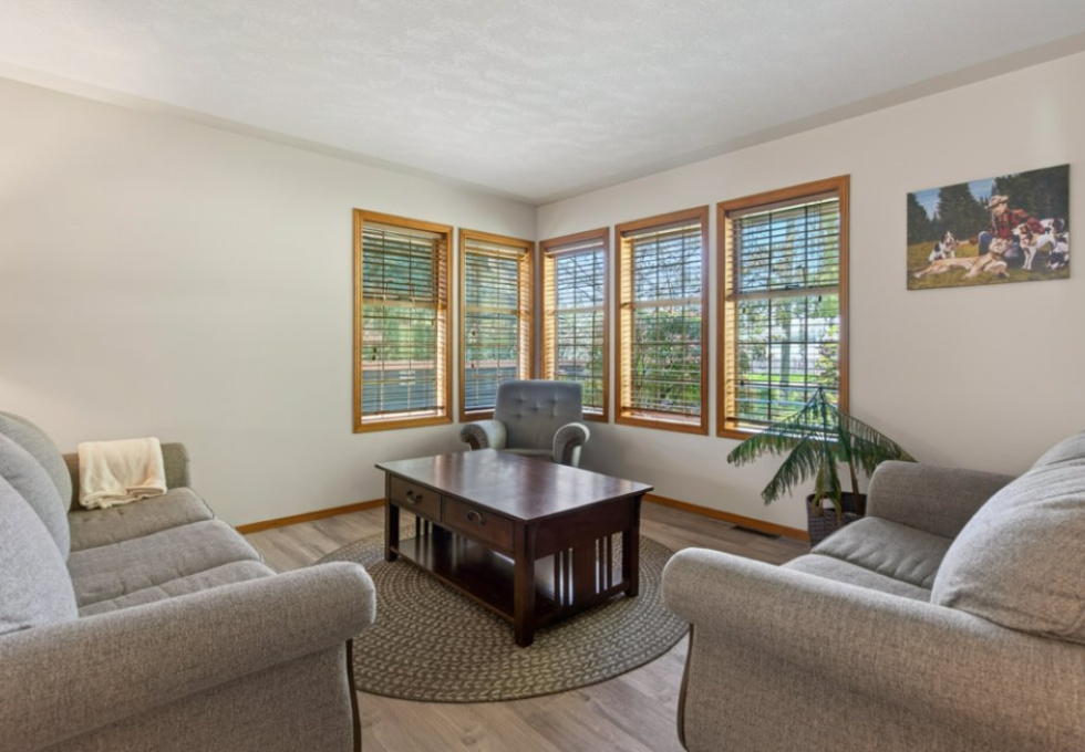 869 Nicholls Rd, Campbell River