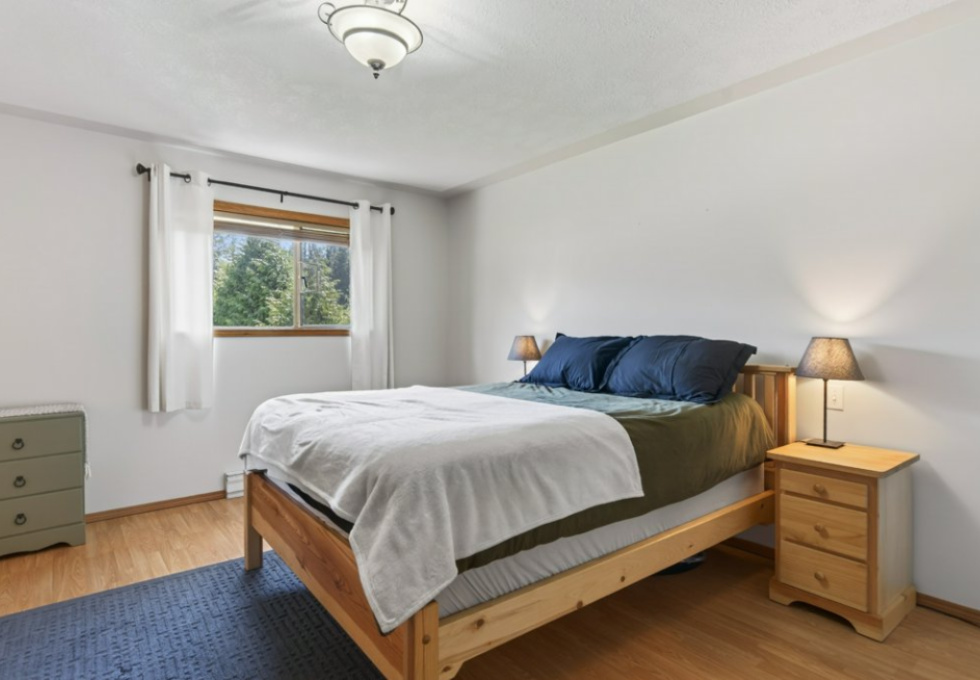 869 Nicholls Rd, Campbell River