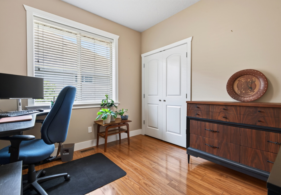 1064 Cordero Cres - second bedroom set up as office