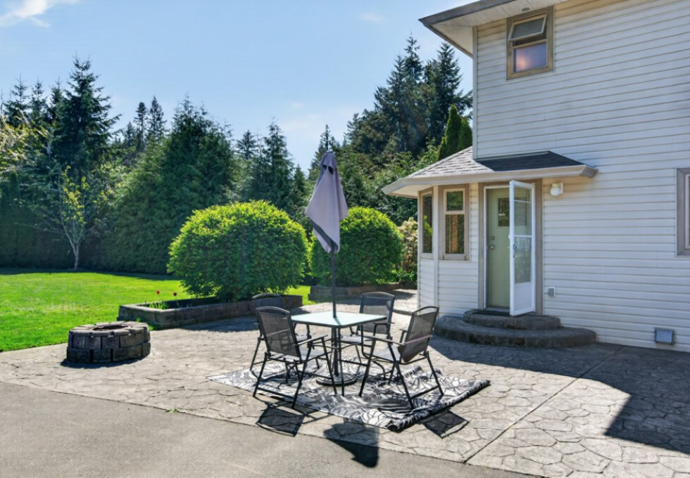 869 Nicholls Rd, Campbell River