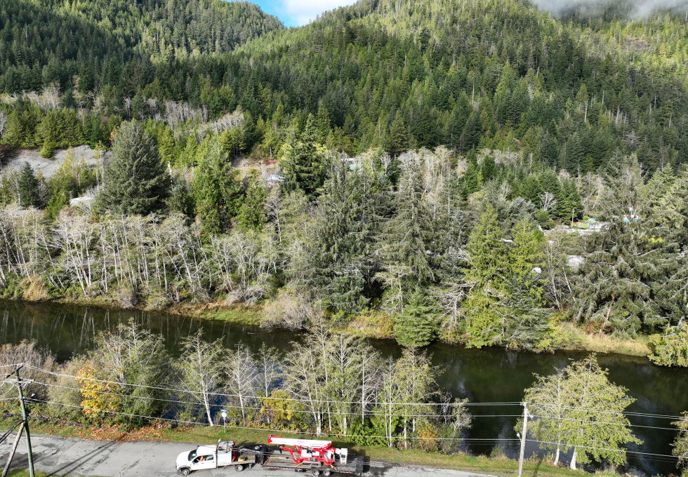 120 Alpine View Rd, Tahsis - aerial overview of river