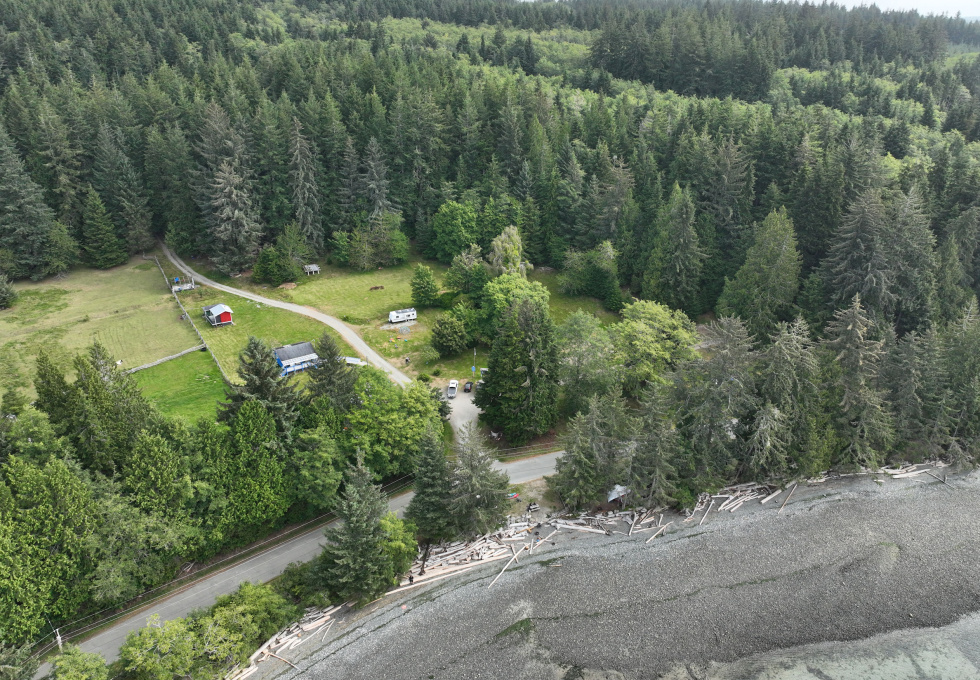 185 Kaleva Rd - aerial overview from water