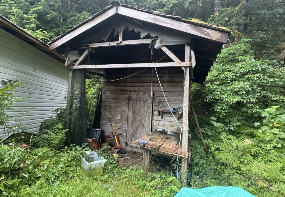 406 Ferris Rd Zeballos