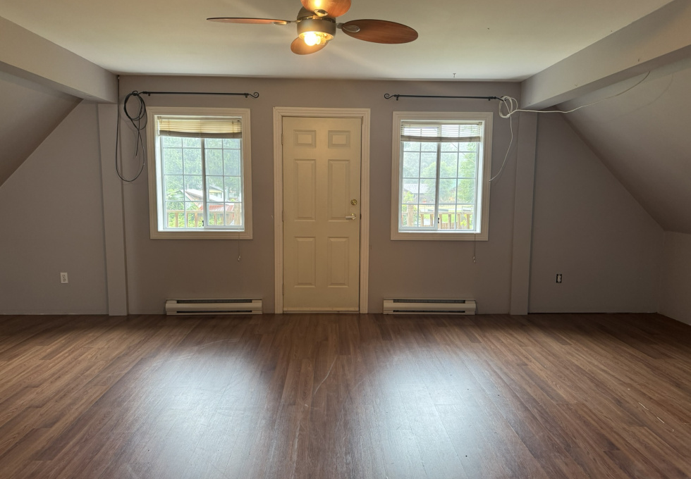406 Ferris Rd Zeballos