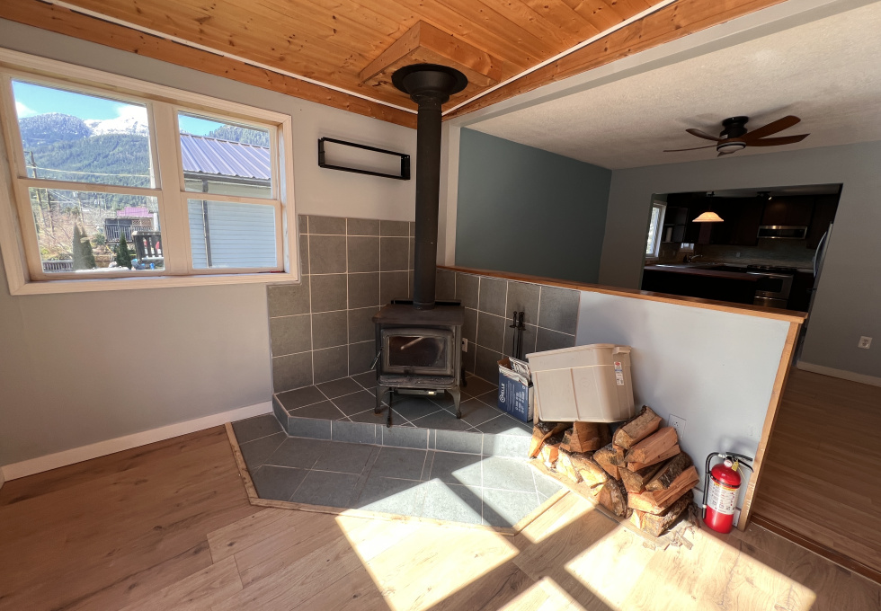 248 Alpine View Rd Tahsis