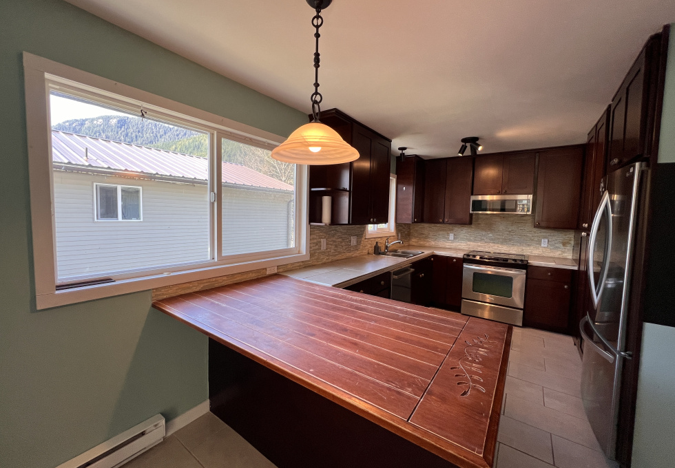 248 Alpine View Rd Tahsis