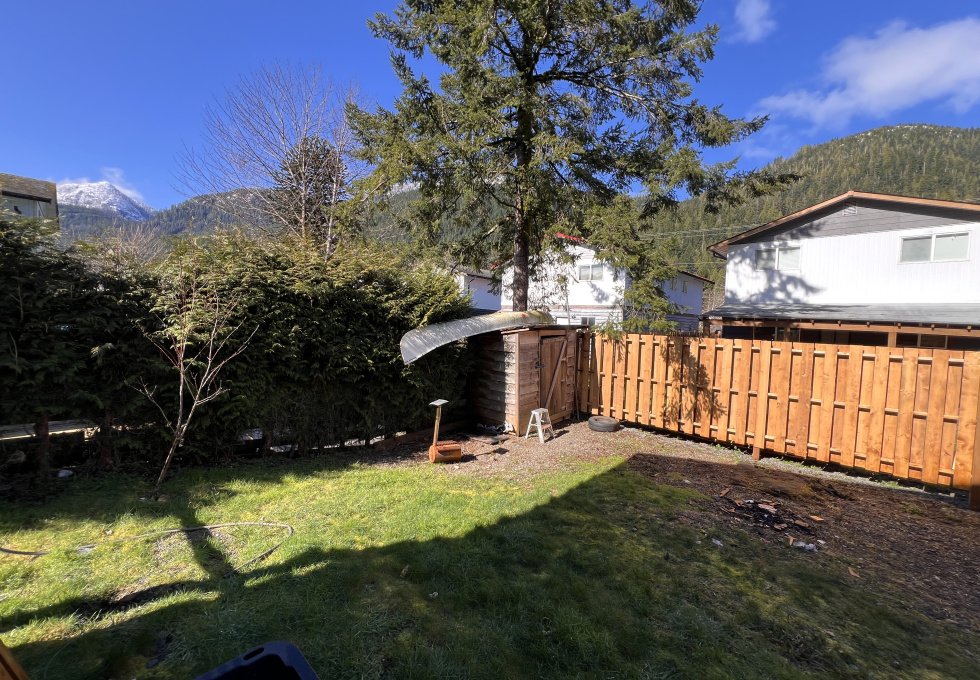 248 Alpine View Rd Tahsis