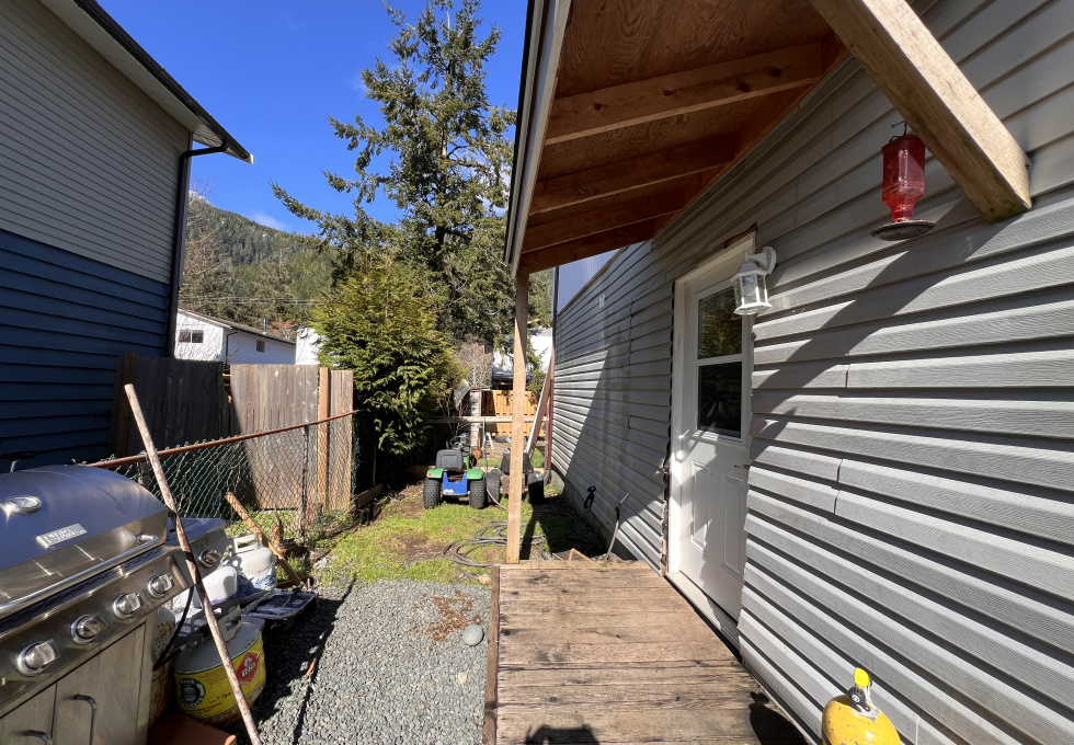 248 Alpine View Rd Tahsis