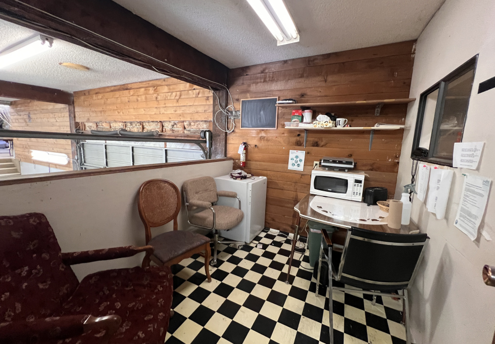 2070 Island Highway, Campbell River